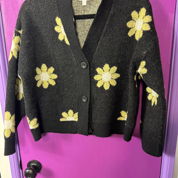 Chelsea and Theodora Black Daisy Floral Button Front Cardigan Sweater Small - Picture 4 of 8